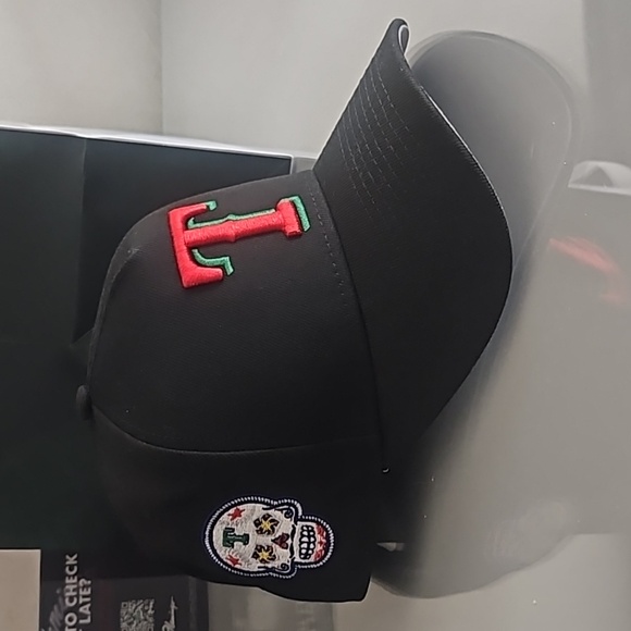 Limited Edition Texas Rangers A Frame Sugar Skull Snapback NWT - Picture 1 of 11